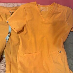 FIGS Scrub set-lightly worn